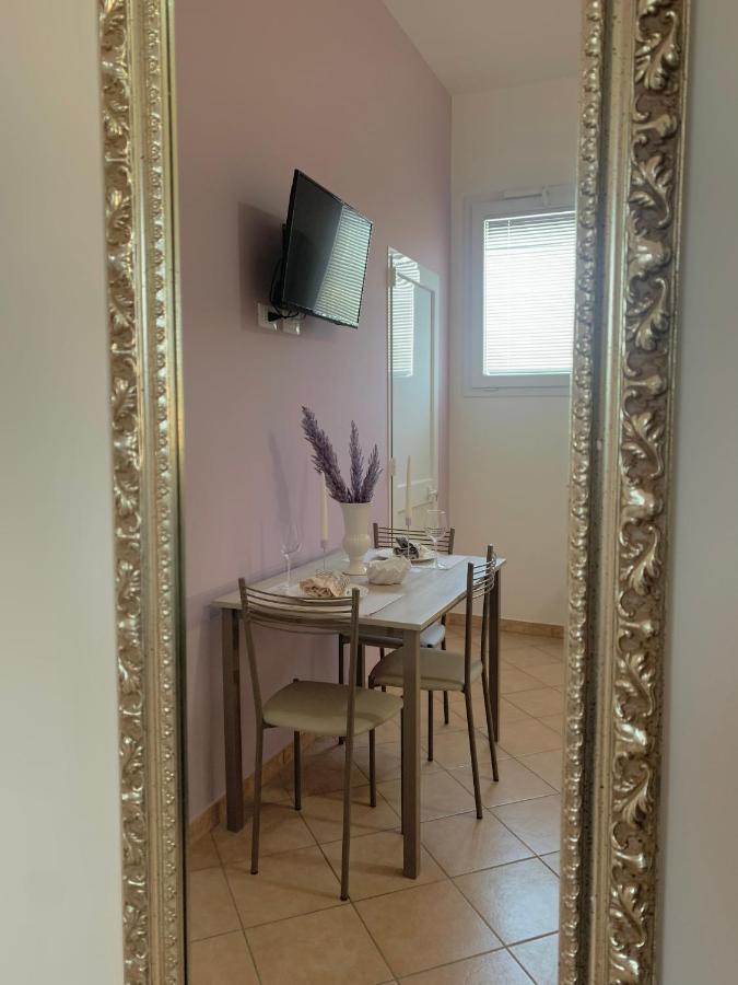 Monolocali White Angel Apartments Porto Cesareo Buitenkant foto